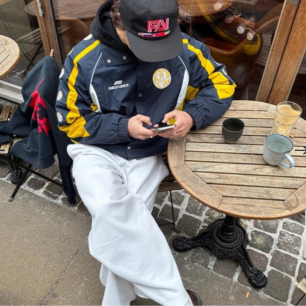 EMESTUDIOS Magnus Voca Raincoat
